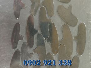 Dụng cụ tách hạt macca, óc chó,...